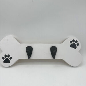 White Wooden Dog Leash Wall Decor 16x6x1